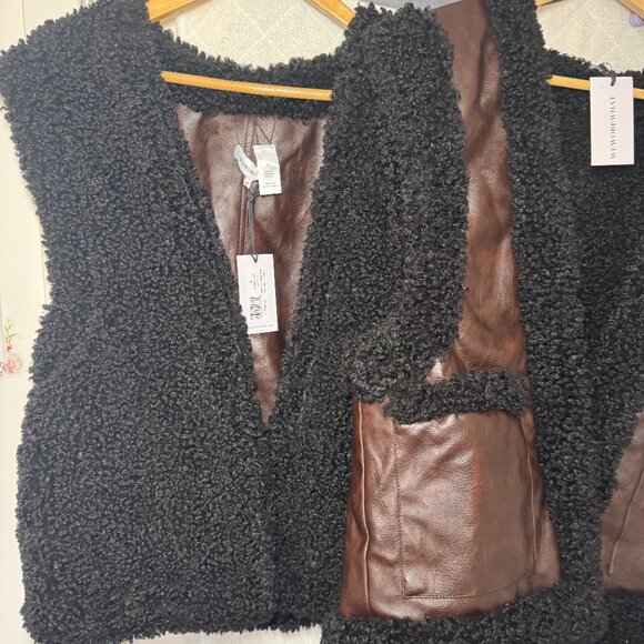 $100 off Reversible Vest (Vegan Leather) - Picture 4 of 5